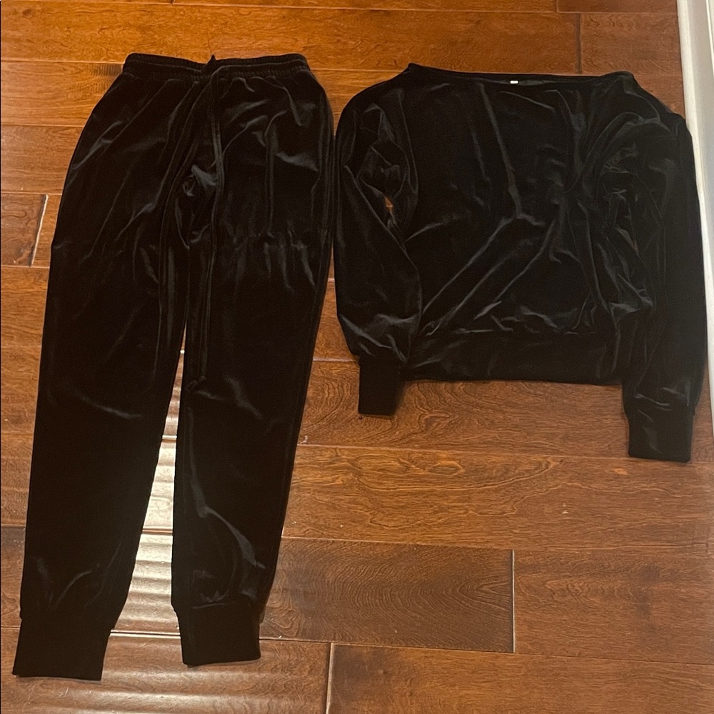 Black Velvet Women's Jogger Set - Brand Unknown